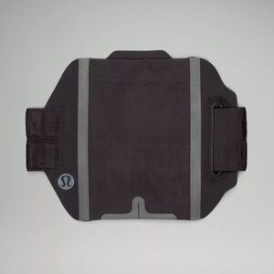 LULULEMON Fast and Free arm band